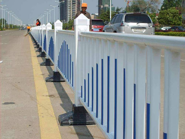 廠家道路護欄多少錢